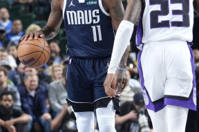 欧博app下载 -达拉斯独行侠迎欧冠关键赛，冲刺阶段调整名单，质疑声仍在，阵容厚度经受考验的简单介绍